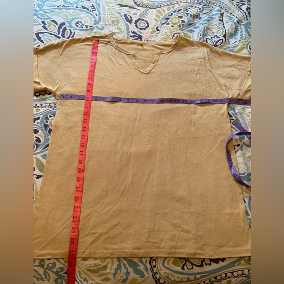 #23 Clipped V-neck, cuff sleeves T-shirt.  Size 2XL - Picture 2 of 4